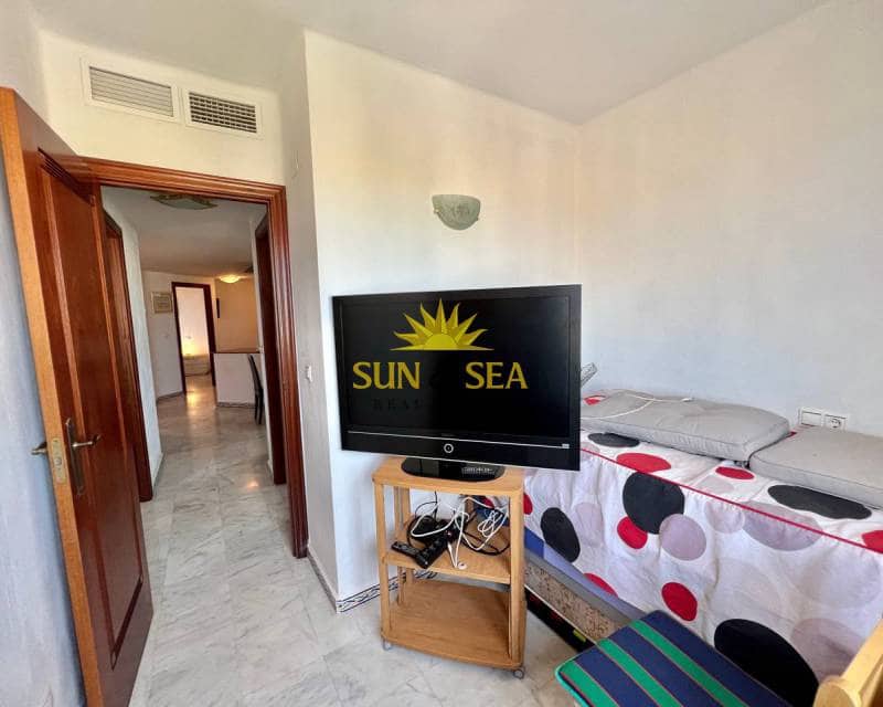 Apartamento de 3 habitaciones en Torrevieja en alquiler con piscina garaje - 1.100 € (Ref: 7052182)