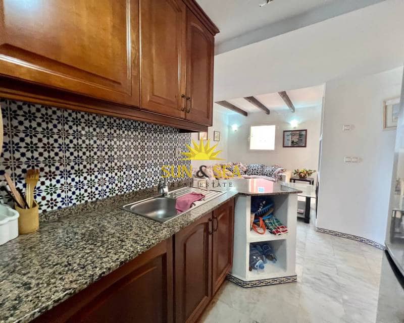 Apartamento de 3 habitaciones en Torrevieja en alquiler con piscina garaje - 1.100 € (Ref: 7052182)