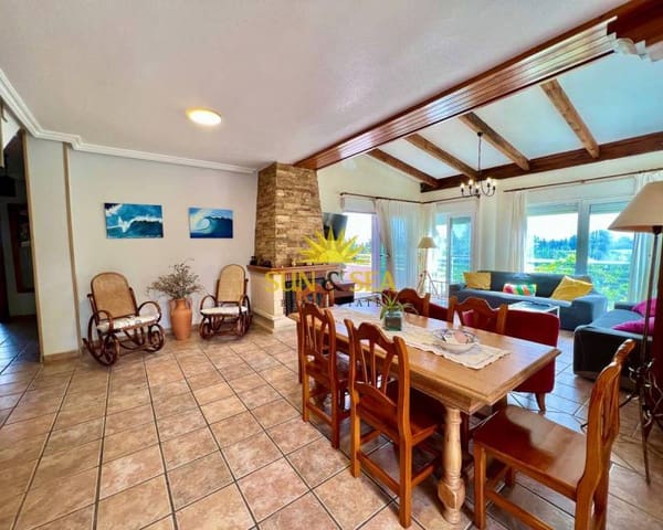 6 bedroom Villa for rent in Los Balcones - Los Altos, Torrevieja with pool - € 1,900 (Ref: 7052183)