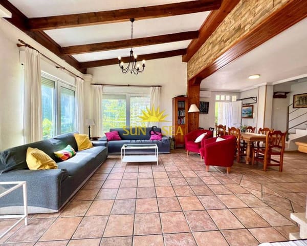 6 bedroom Villa for rent in Los Balcones - Los Altos, Torrevieja with pool - € 1,900 (Ref: 7052183)