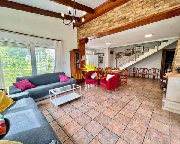 6 bedroom Villa for rent in Los Balcones - Los Altos, Torrevieja with pool - € 1,900 (Ref: 7052183)