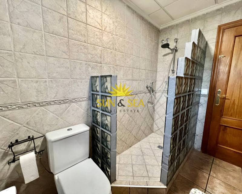 Villa/Maison de 6 chambres à louer à Torrevieja avec piscine - 1 900 € (Ref: 7052183)