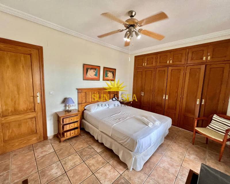 Villa/Maison de 6 chambres à louer à Torrevieja avec piscine - 1 900 € (Ref: 7052183)