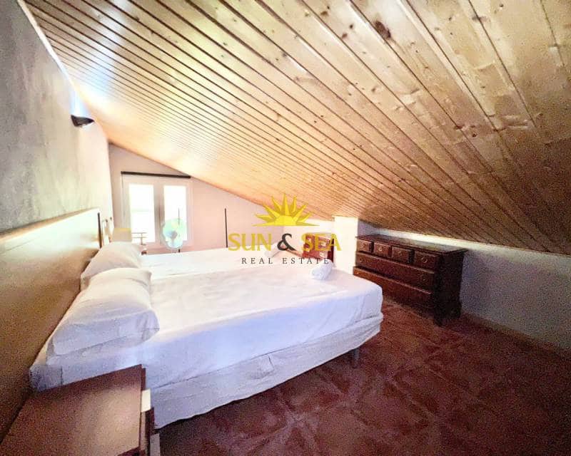 Villa/Maison de 6 chambres à louer à Torrevieja avec piscine - 1 900 € (Ref: 7052183)