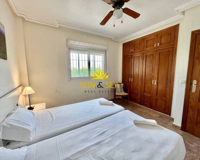 Villa/Maison de 6 chambres à louer à Torrevieja avec piscine - 1 900 € (Ref: 7052183)