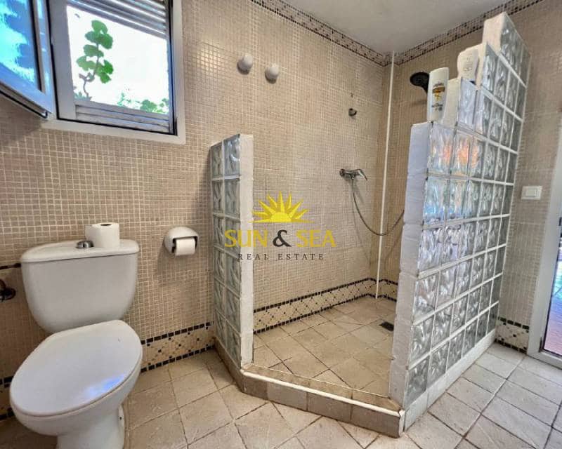 Villa/Maison de 6 chambres à louer à Torrevieja avec piscine - 1 900 € (Ref: 7052183)