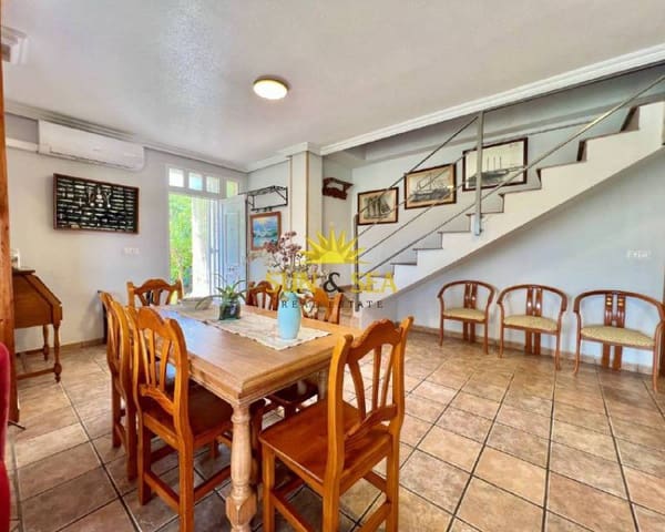 6 bedroom Villa for rent in Los Balcones - Los Altos, Torrevieja with pool - € 1,900 (Ref: 7052183)