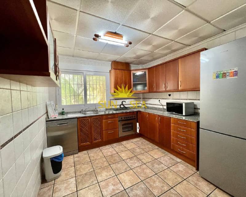 Villa/Maison de 6 chambres à louer à Torrevieja avec piscine - 1 900 € (Ref: 7052183)