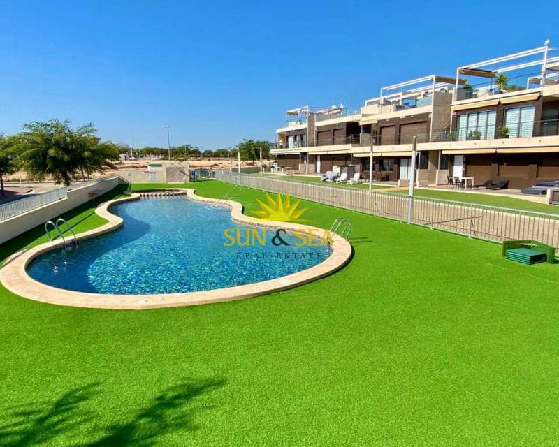 Maison de Ville de 2 chambres à louer à Torre de la Horadada avec piscine - 900 € (Ref: 7071444)