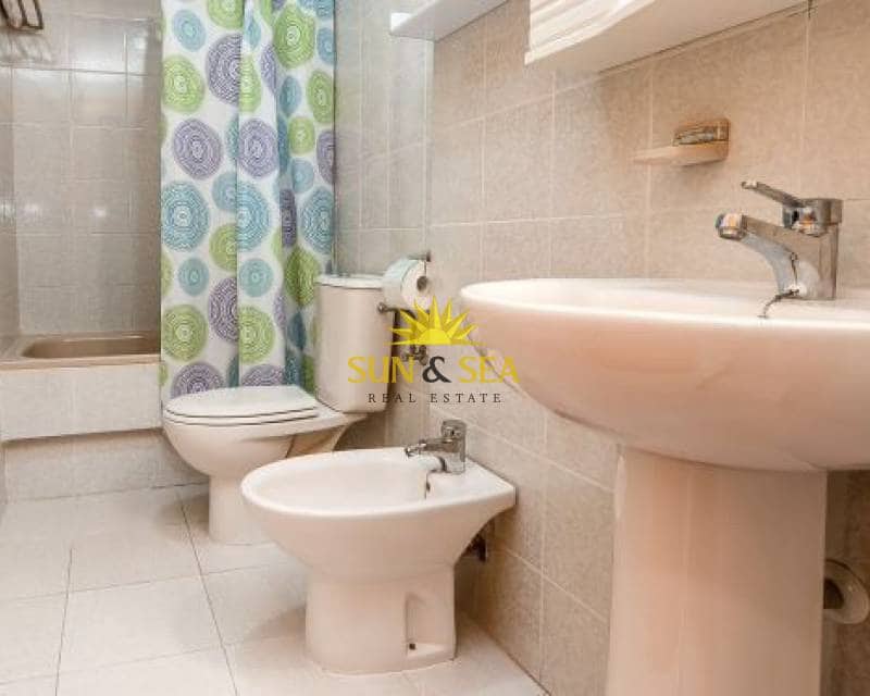 2 makuuhuone Huoneisto vuokrattavana paikassa Torrevieja mukana uima-altaan 
autotalli - 750 € (Ref: 7124797)