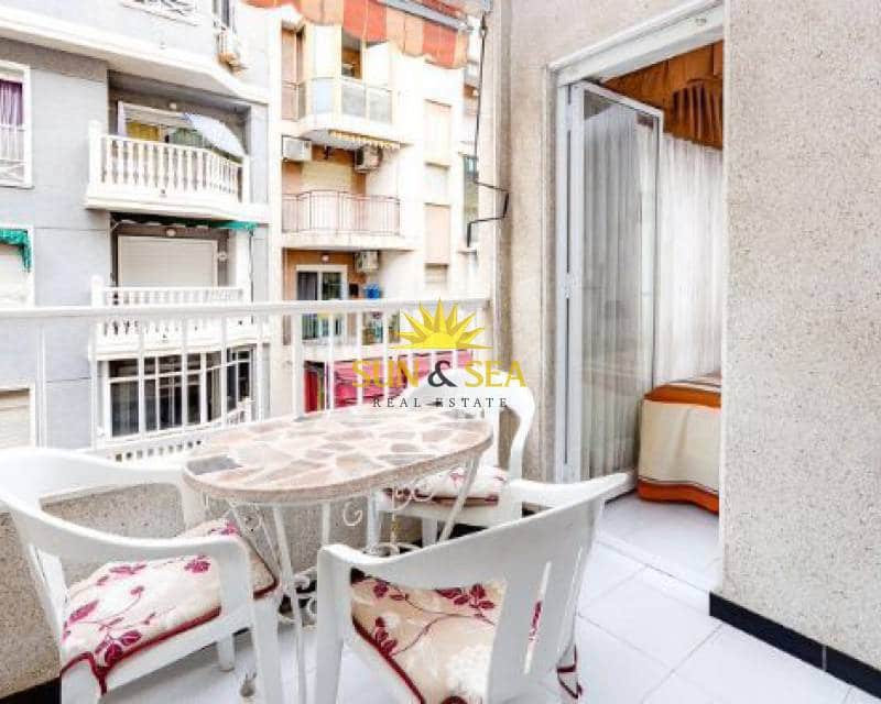 2 makuuhuone Huoneisto vuokrattavana paikassa Torrevieja mukana uima-altaan 
autotalli - 750 € (Ref: 7124797)