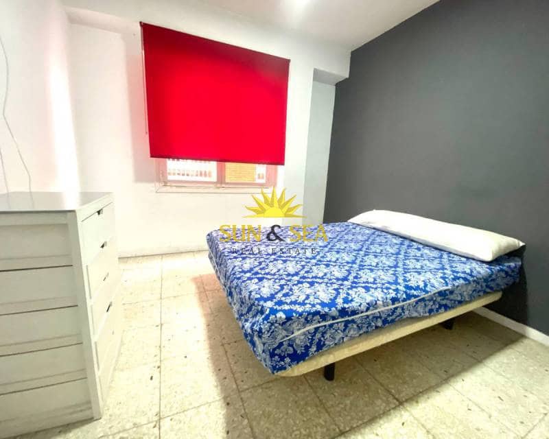 Apartamento de 3 habitaciones en Torrevieja en alquiler - 850 € (Ref: 7141069)