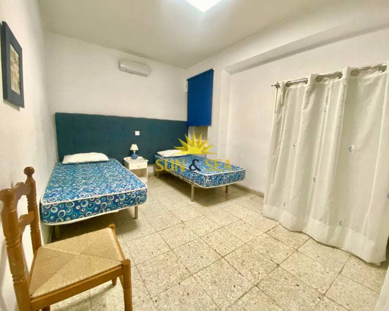 Apartamento de 3 habitaciones en Torrevieja en alquiler - 850 € (Ref: 7141069)