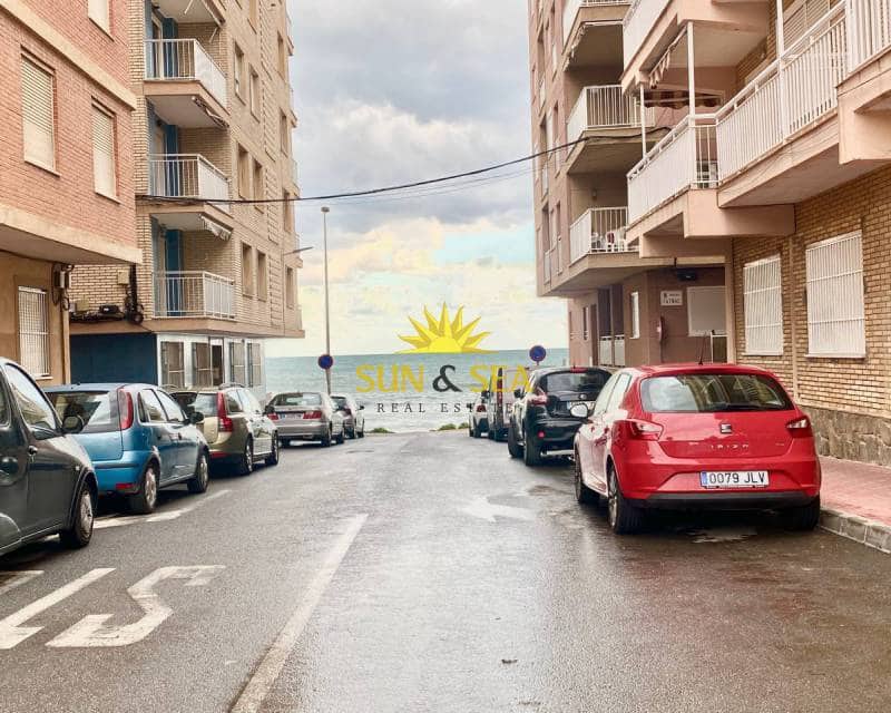 Apartamento de 3 habitaciones en Torrevieja en alquiler - 850 € (Ref: 7141069)