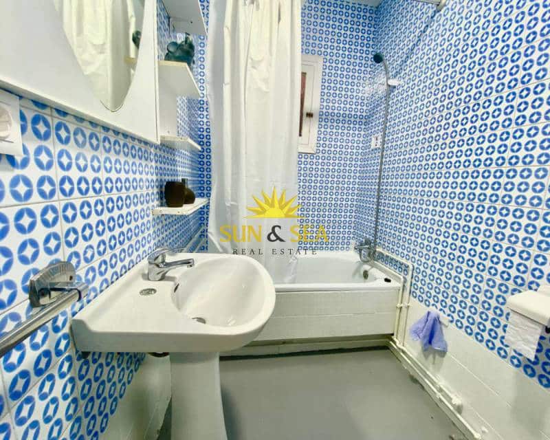 Apartamento de 3 habitaciones en Torrevieja en alquiler - 850 € (Ref: 7141069)