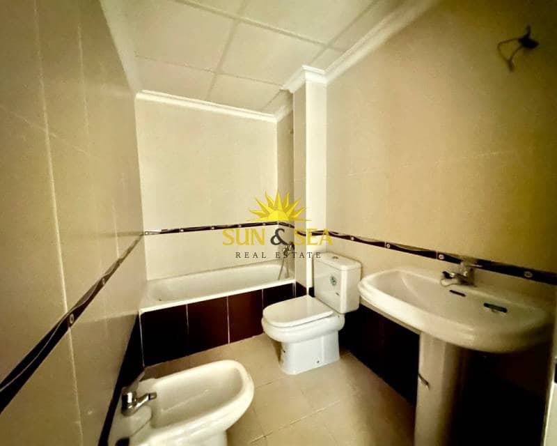 4 sypialnia Apartament do wynajęcia w Torrevieja - 1 300 € (Ref: 7203736)