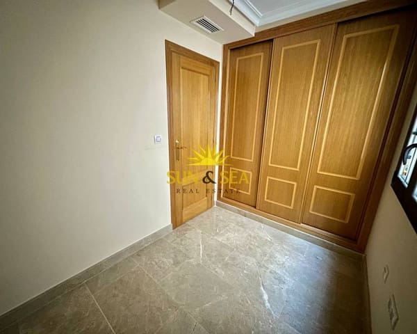 Appartement de 4 chambres à louer à Centro - Muelle Pesquero, Torrevieja - 1 300 € (Ref: 7203736)