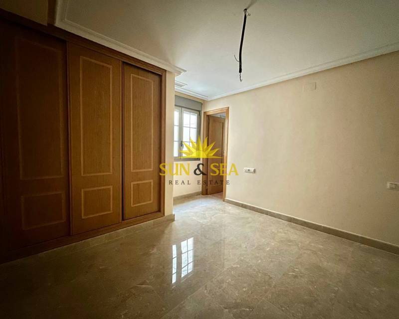 4 sypialnia Apartament do wynajęcia w Torrevieja - 1 300 € (Ref: 7203736)