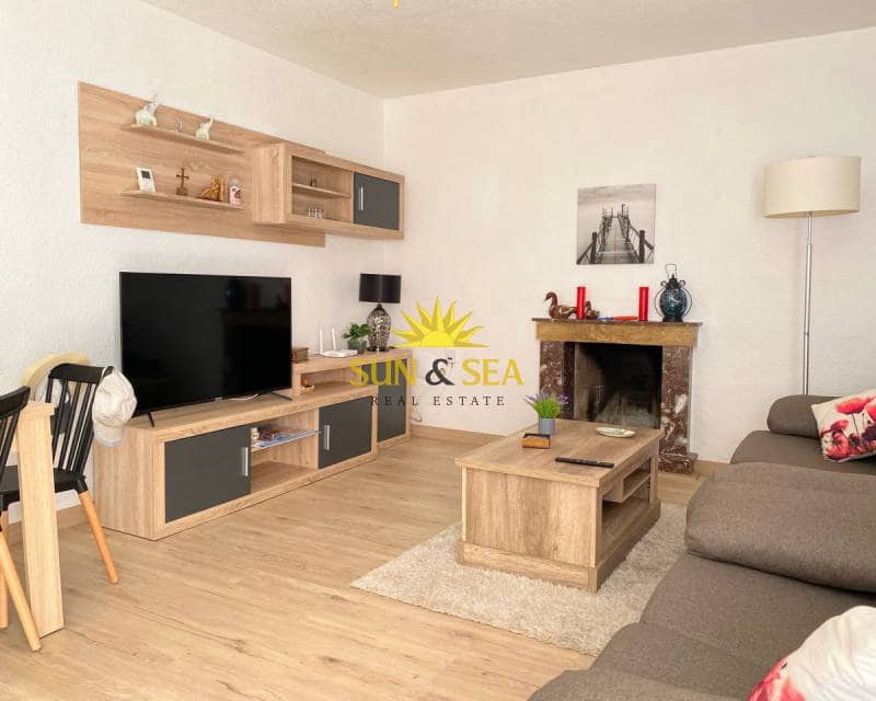 Chalet de 4 habitaciones en Torrevieja en alquiler con piscina garaje - 2.100 € (Ref: 7264265)