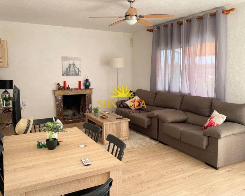 Chalet de 4 habitaciones en Torrevieja en alquiler con piscina garaje - 2.100 € (Ref: 7264265)