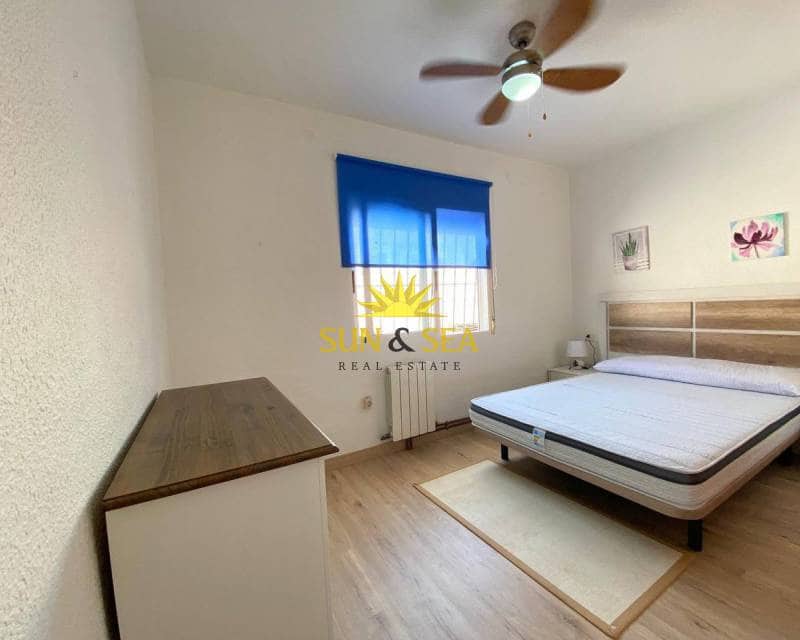 Chalet de 4 habitaciones en Torrevieja en alquiler con piscina garaje - 2.100 € (Ref: 7264265)