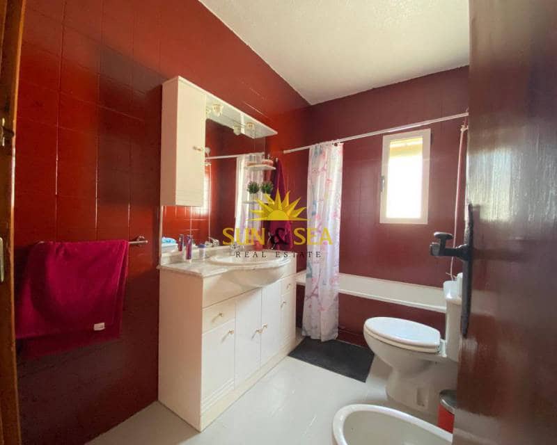 Chalet de 4 habitaciones en Torrevieja en alquiler con piscina garaje - 2.100 € (Ref: 7264265)