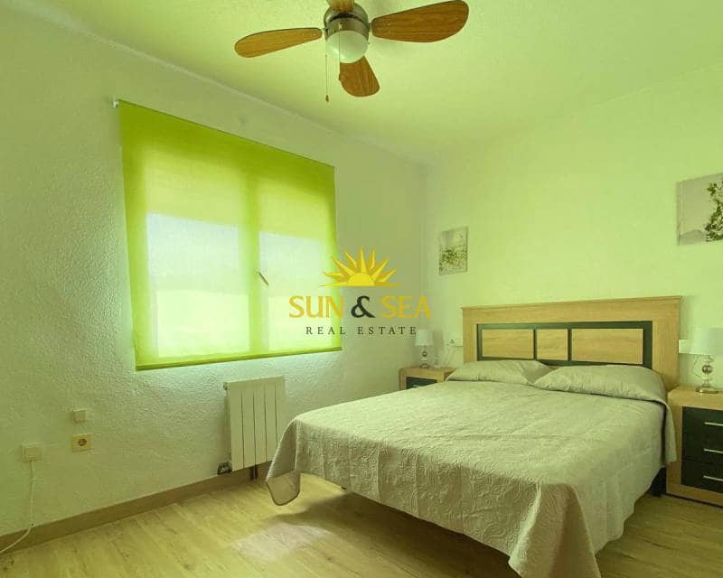 Chalet de 4 habitaciones en Torrevieja en alquiler con piscina garaje - 2.100 € (Ref: 7264265)