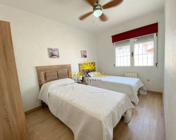 Chalet de 4 habitaciones en Los Balcones - Los Altos, Torrevieja en alquiler con piscina garaje - 2.100 € (Ref: 7264265)