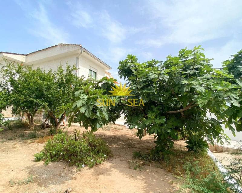 Chalet de 4 habitaciones en Torrevieja en alquiler con piscina garaje - 2.100 € (Ref: 7264265)