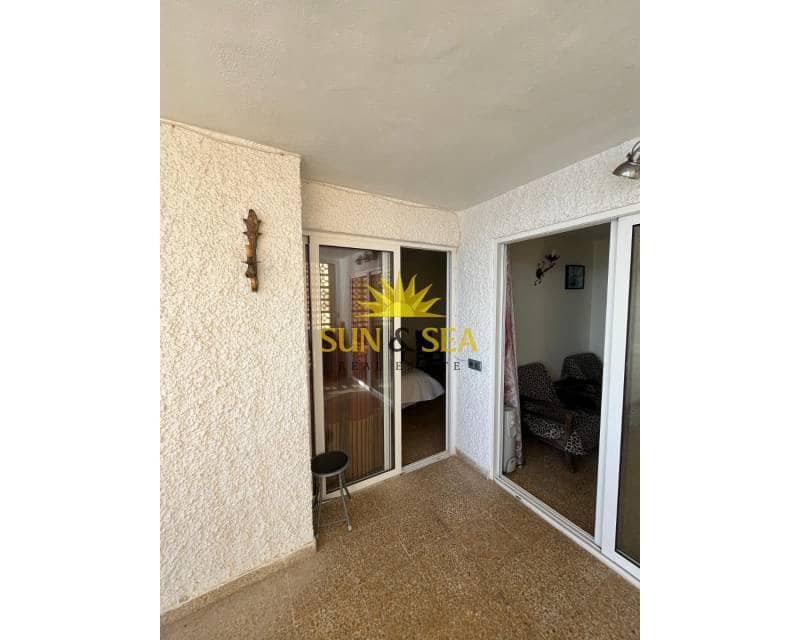 Apartamento de 2 habitaciones en Torrevieja en alquiler con piscina - 800 € (Ref: 7392083)