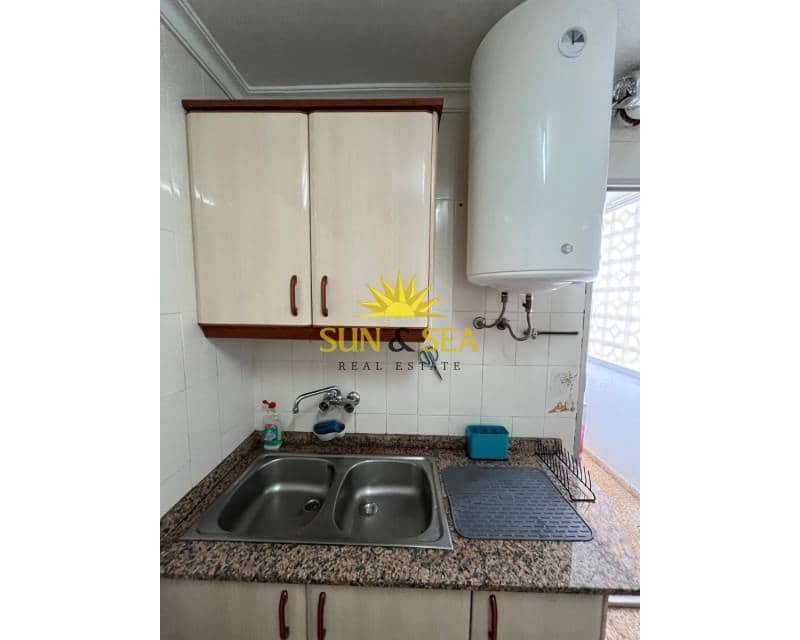 Apartamento de 2 habitaciones en Torrevieja en alquiler con piscina - 800 € (Ref: 7392083)