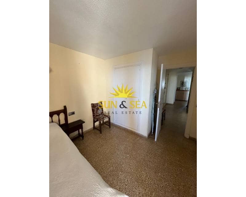 Apartamento de 2 habitaciones en Torrevieja en alquiler con piscina - 800 € (Ref: 7392083)