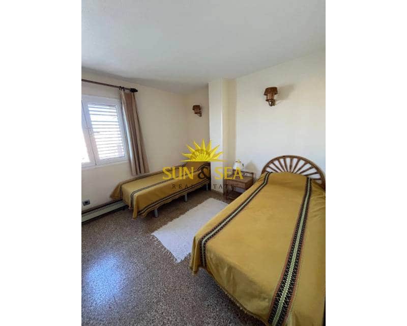 Apartamento de 2 habitaciones en Torrevieja en alquiler con piscina - 800 € (Ref: 7392083)