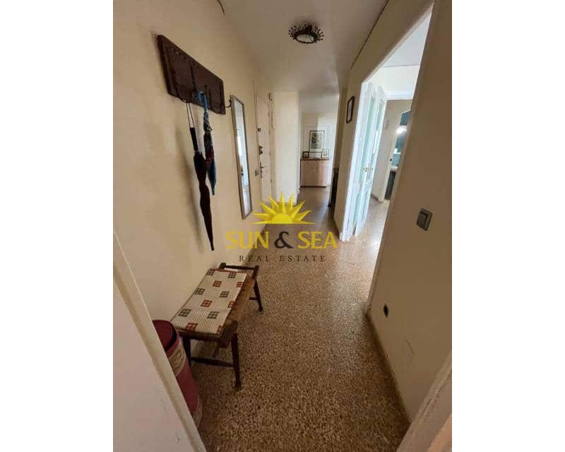 Apartamento de 2 habitaciones en Torrevieja en alquiler con piscina - 800 € (Ref: 7392083)