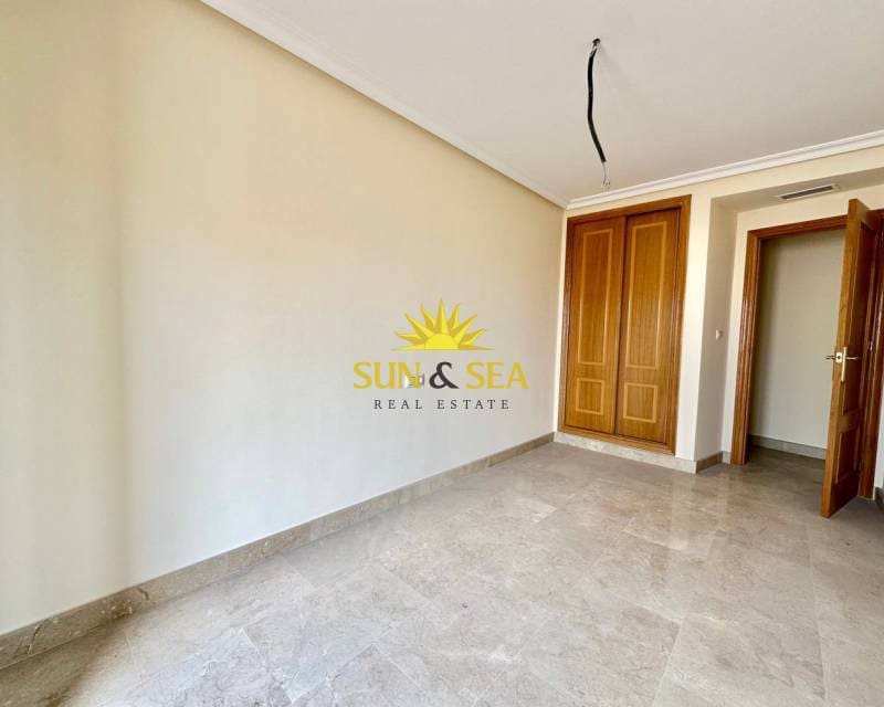 4 soverom Penthouse til leie i Torrevieja - € 2 500 (Ref: 7438027)