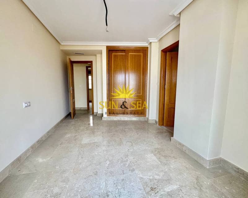 4 soverom Penthouse til leie i Torrevieja - € 2 500 (Ref: 7438027)