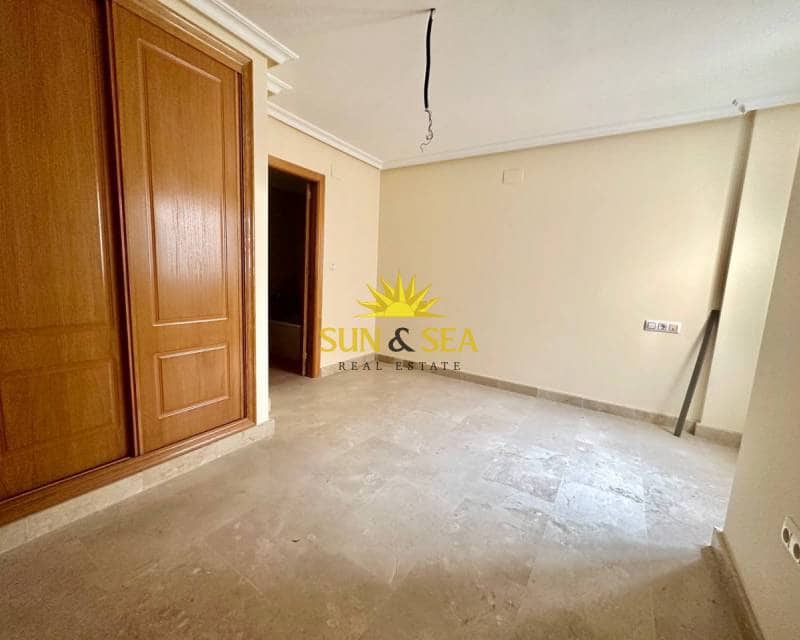 4 soverom Penthouse til leie i Torrevieja - € 2 500 (Ref: 7438027)