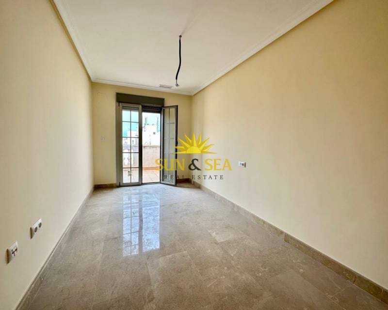 4 soverom Penthouse til leie i Torrevieja - € 2 500 (Ref: 7438027)