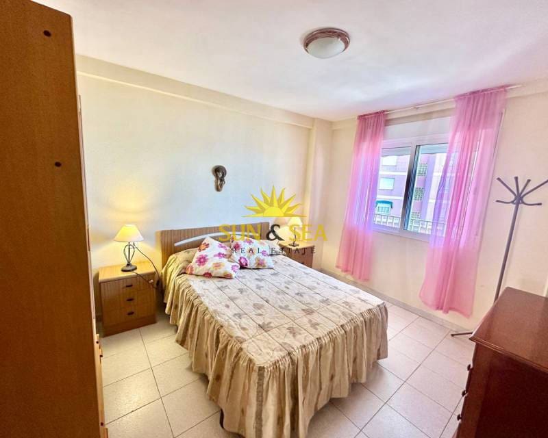 Appartement de 3 chambres à louer à Torrevieja - 800 € (Ref: 7495860)