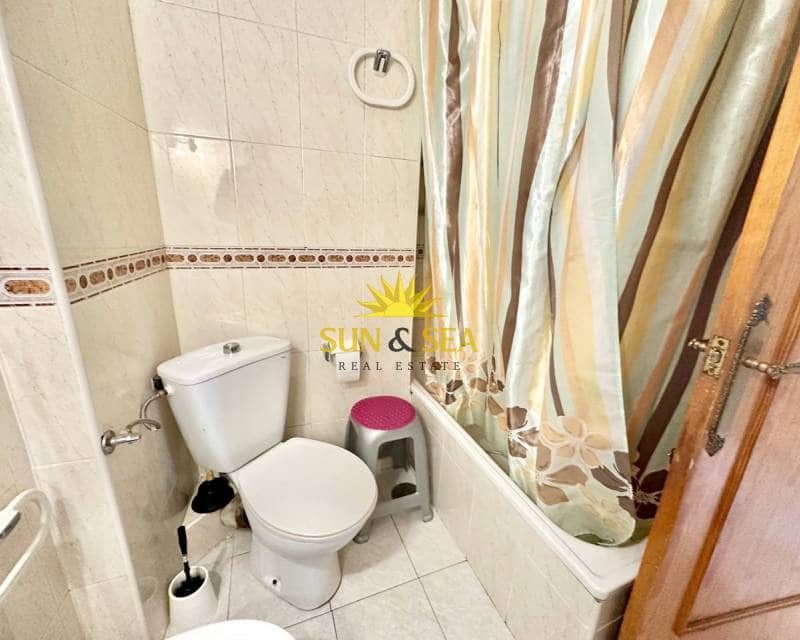 Appartement de 3 chambres à louer à Torrevieja - 800 € (Ref: 7495860)
