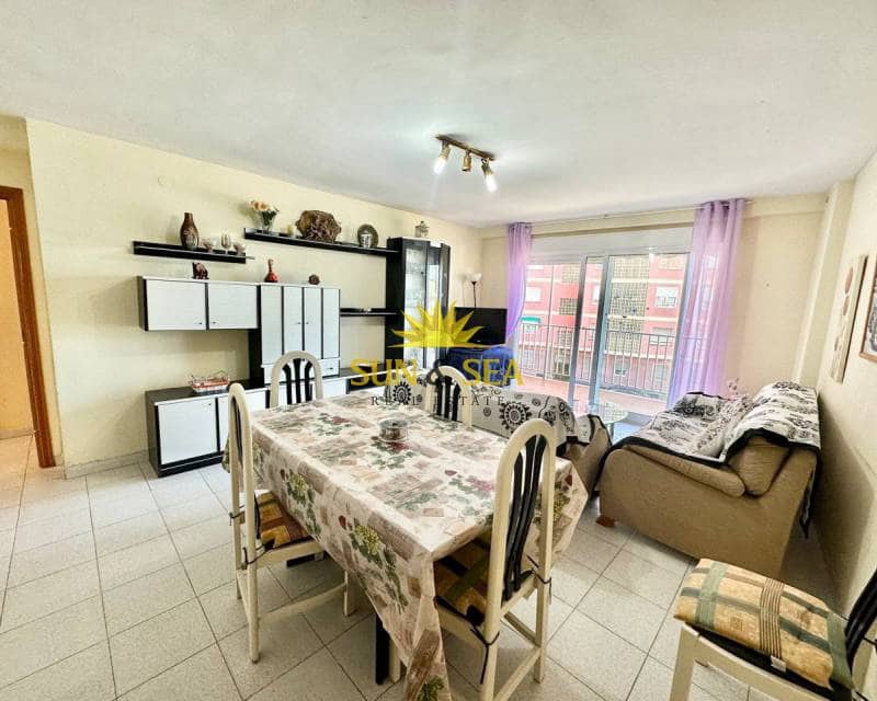 Appartement de 3 chambres à louer à Torrevieja - 800 € (Ref: 7495860)