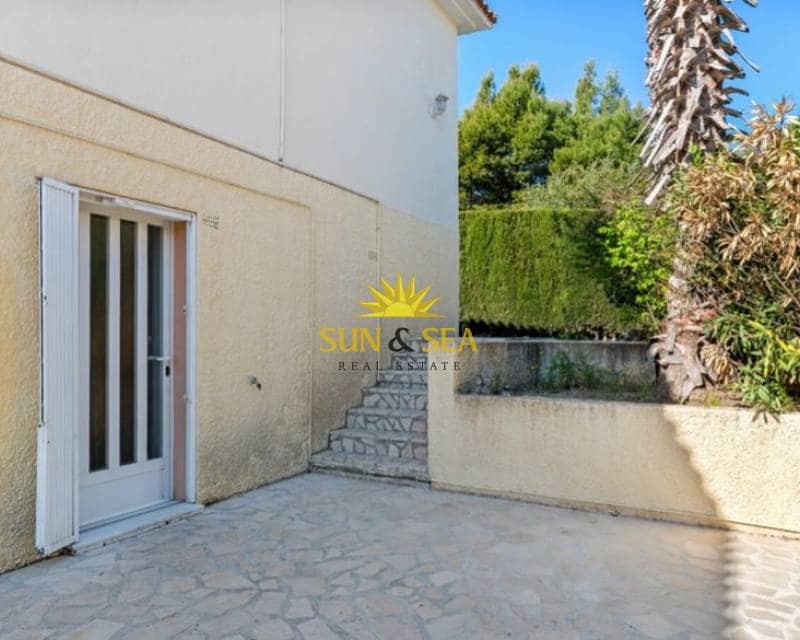 4 bedroom Villa for rent in Calpe / Calp with pool garage - € 3,000 (Ref: 7562241)