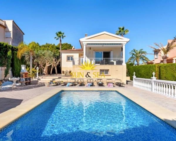 4 soveværelse Villa til leje i Pueblo, Calpe / Calp med swimmingpool garage - € 3.000 (Ref: 7562241)