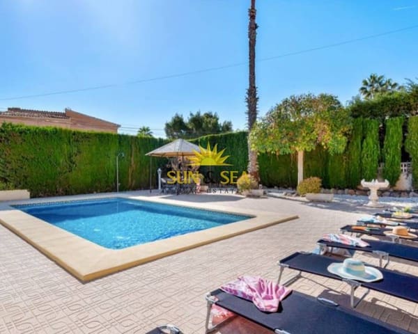 4 soveværelse Villa til leje i Pueblo, Calpe / Calp med swimmingpool garage - € 3.000 (Ref: 7562241)