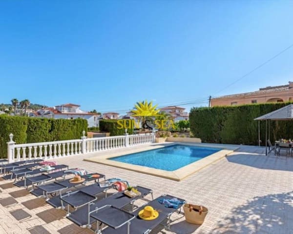 4 soveværelse Villa til leje i Pueblo, Calpe / Calp med swimmingpool garage - € 3.000 (Ref: 7562241)