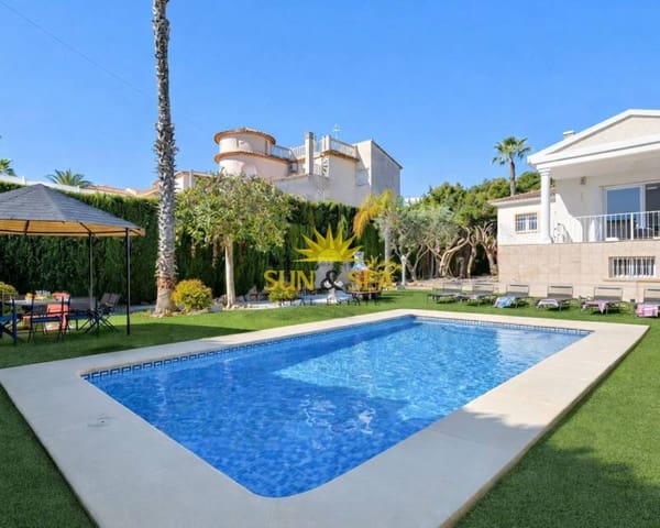 4 soveværelse Villa til leje i Pueblo, Calpe / Calp med swimmingpool garage - € 3.000 (Ref: 7562241)