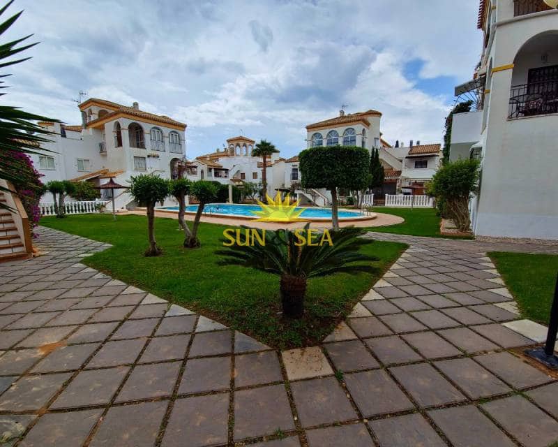 Maison de Ville de 3 chambres de location de vacances à Playa Flamenca avec piscine garage - 1 250 € (Ref: 7601570)