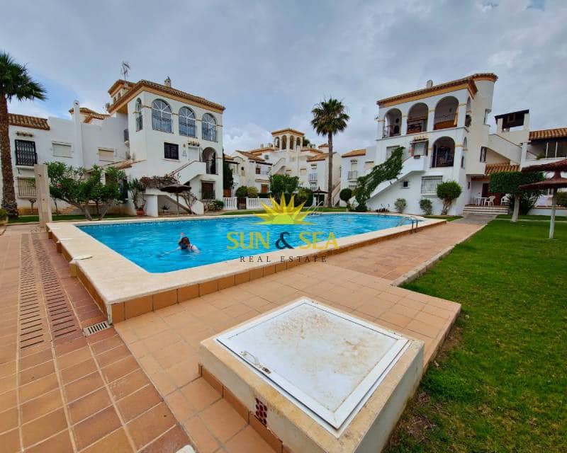 Maison de Ville de 3 chambres de location de vacances à Playa Flamenca avec piscine garage - 1 250 € (Ref: 7601570)