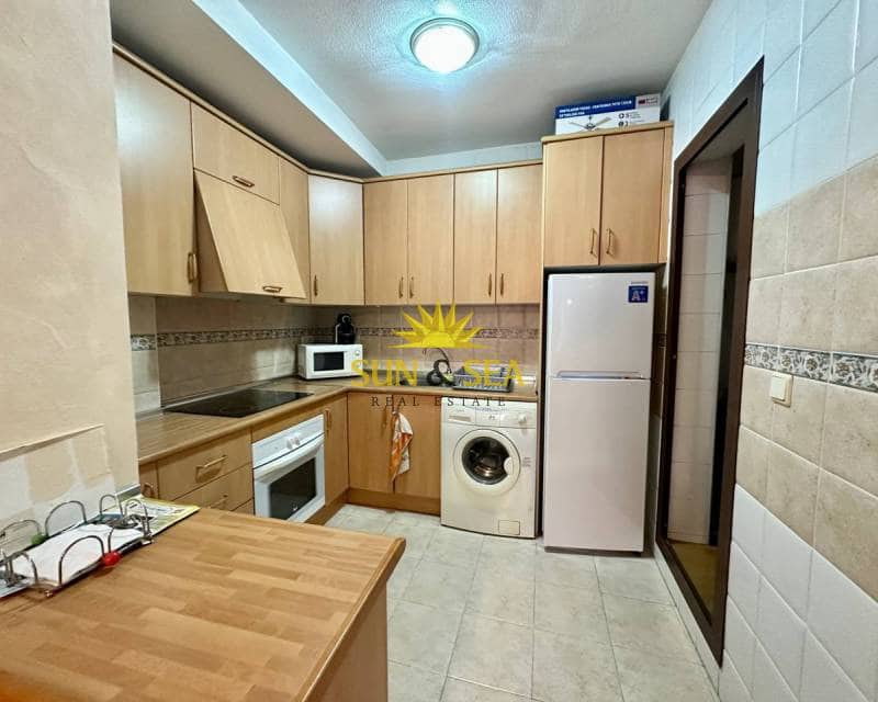 2 Zimmer Apartment zu vermieten in Torrevieja mit Pool Garage - 650 € (Ref: 7656598)