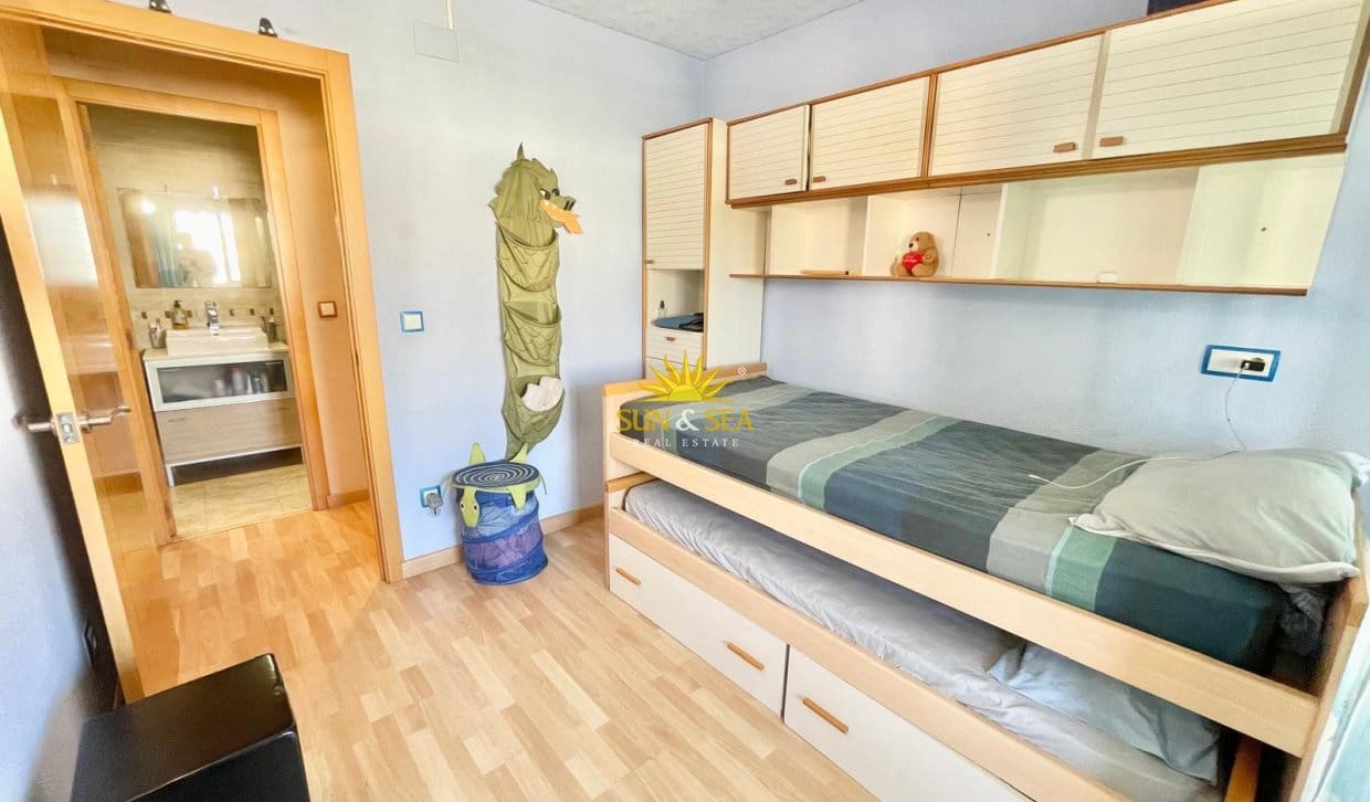 2 sypialnia Apartament do wynajęcia w Playa de San Juan z basenem garażem - 900 € (Ref: 7661055)